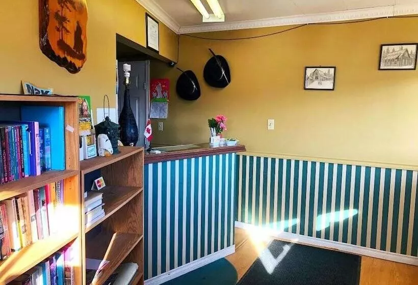 Stampeder Motel