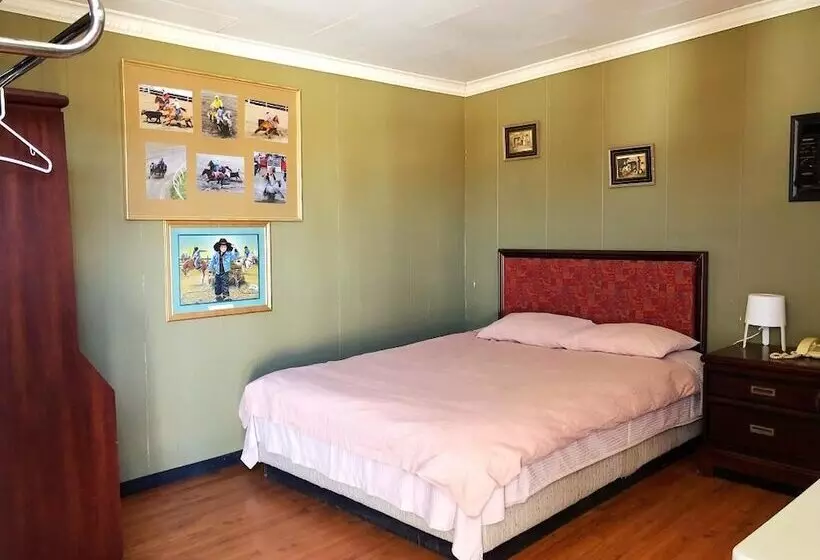 Stampeder Motel