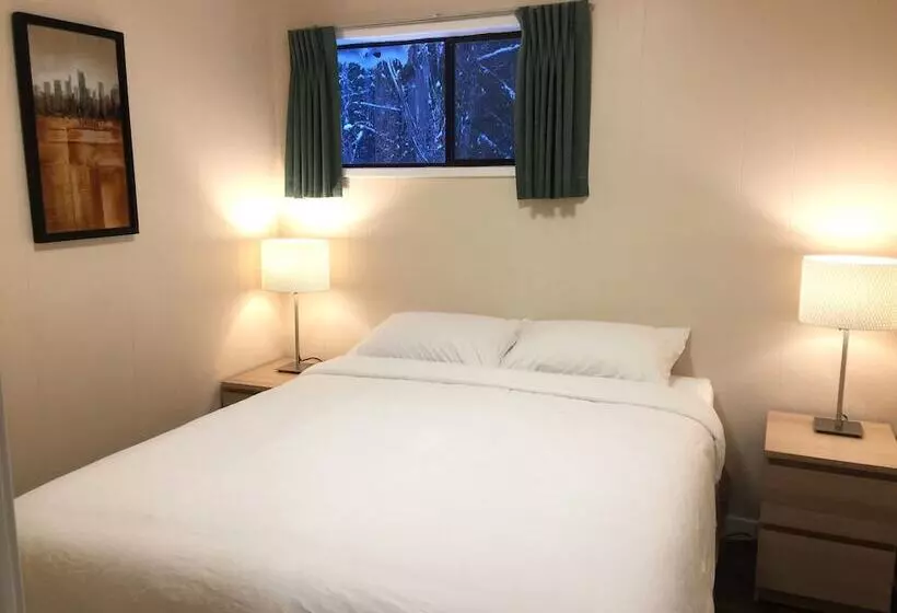 The Hitching Post Motel
