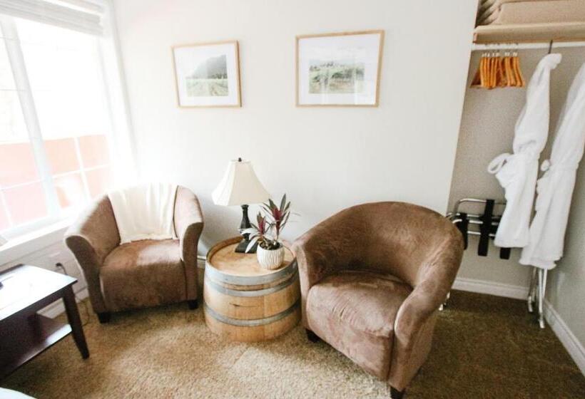 The Inn At The Ninth Hole Bed & Breakfast