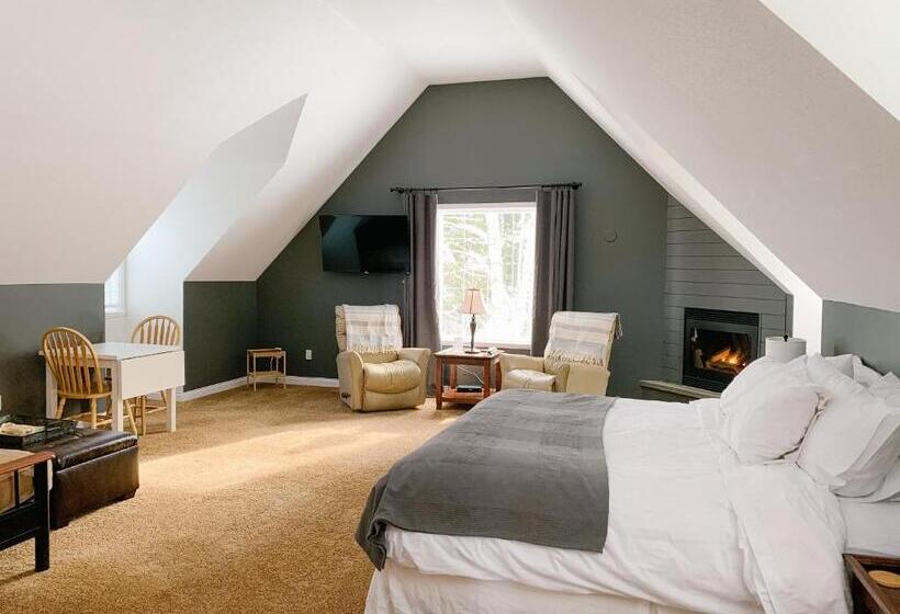 The Inn At The Ninth Hole Bed & Breakfast