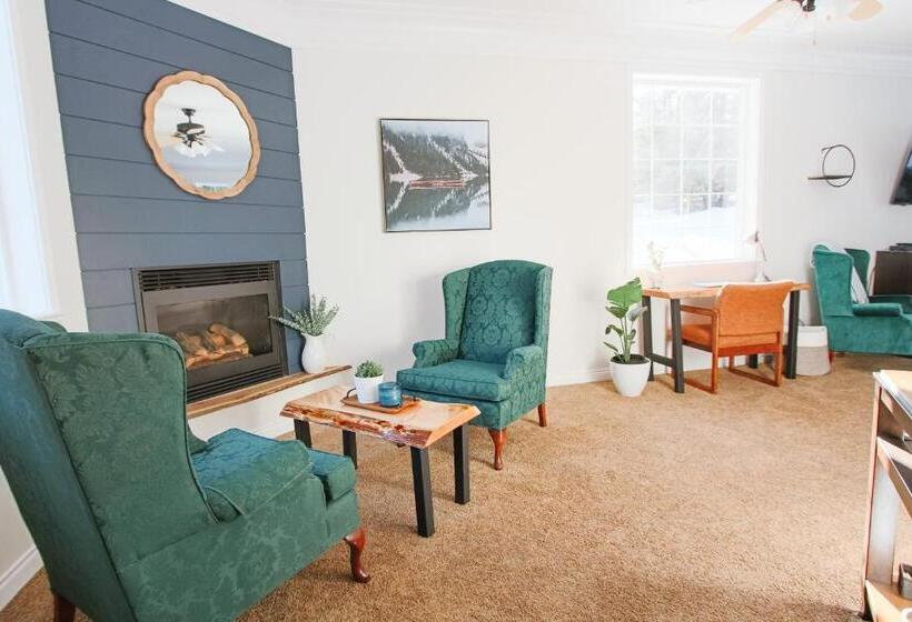 The Inn At The Ninth Hole Bed & Breakfast