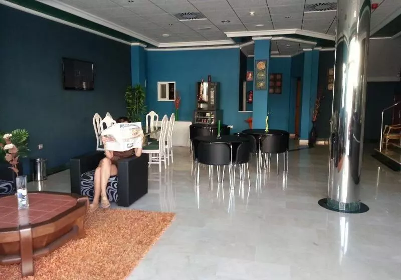 هتل Almoradi