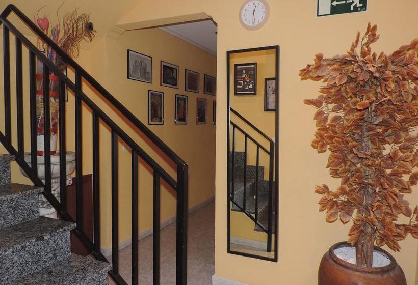 ホテル Hostal Sali