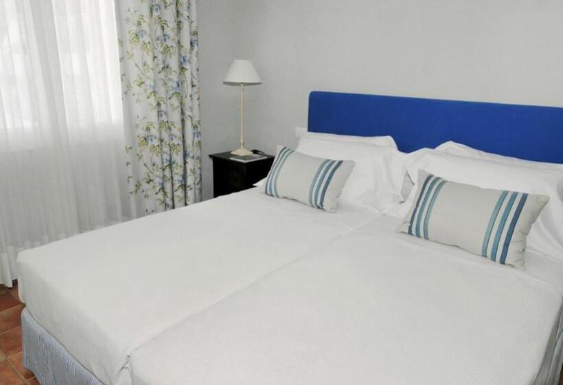 Отель Real Agua Amarga Las Villas