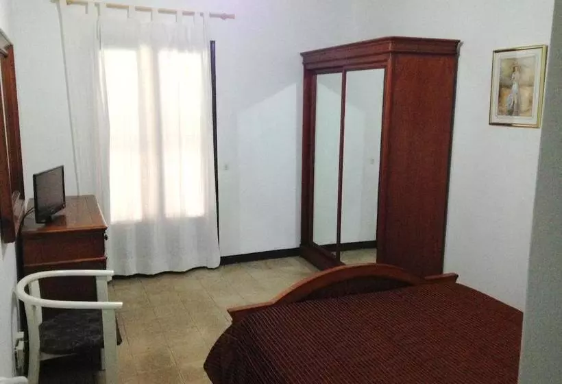 هتل Restaurante Medinya