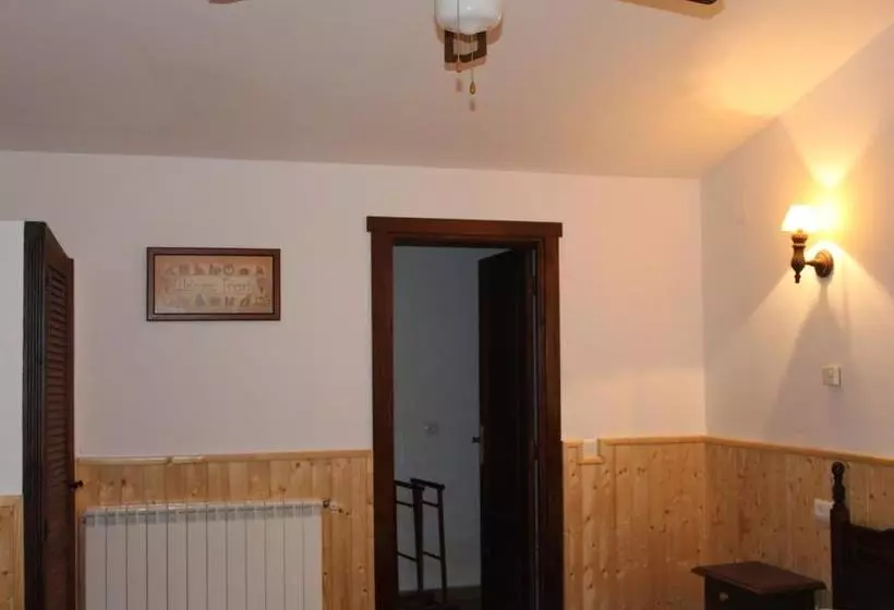 ホテル Rural Puerta De Monfragüe