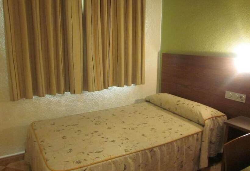 ホテル Totana Sur