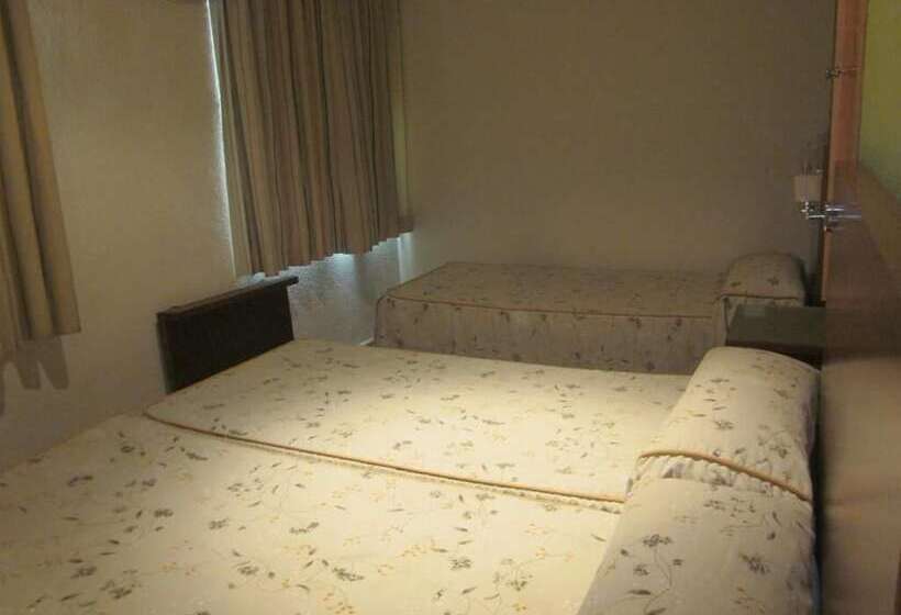 ホテル Totana Sur