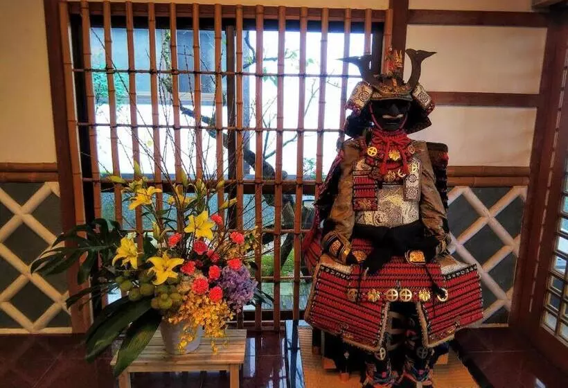 旅館 Beppu Showaen