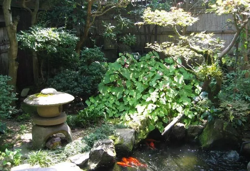Ryokan Noren Yado Meigetsu