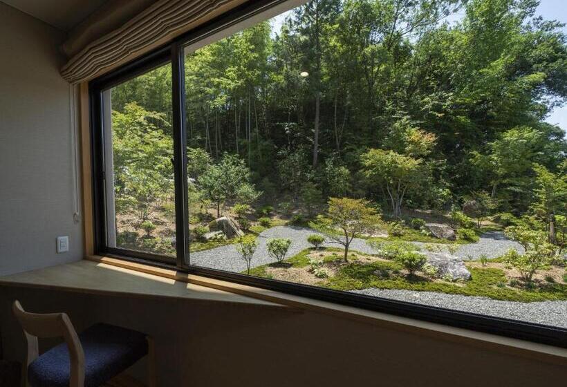 Рёкан Sekisuien