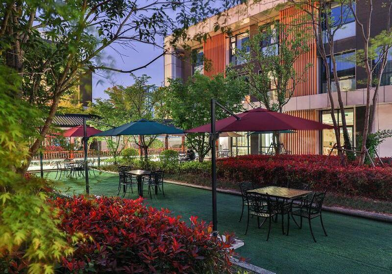 Crystal Orange Hotel (shanghai University Dachang)