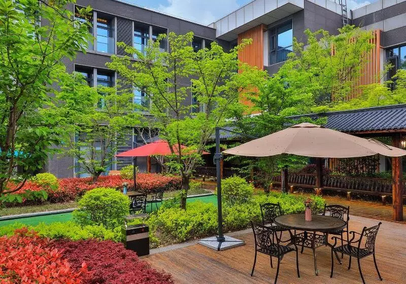 Crystal Orange Hotel (shanghai University Dachang)