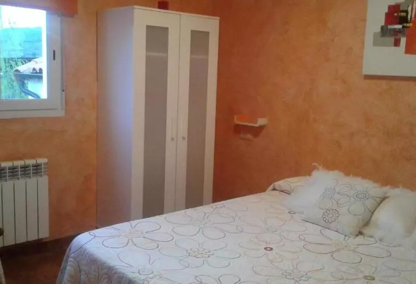 هاستل Hostal A La Sombra Del Laurel