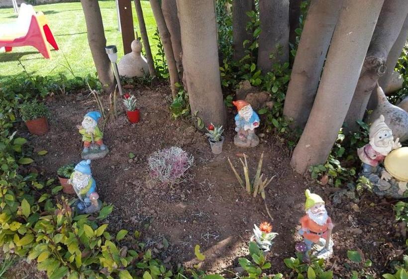 호스텔 Hostal A La Sombra Del Laurel