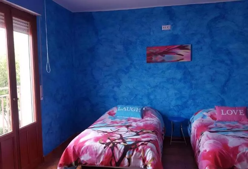هاستل Hostal A La Sombra Del Laurel