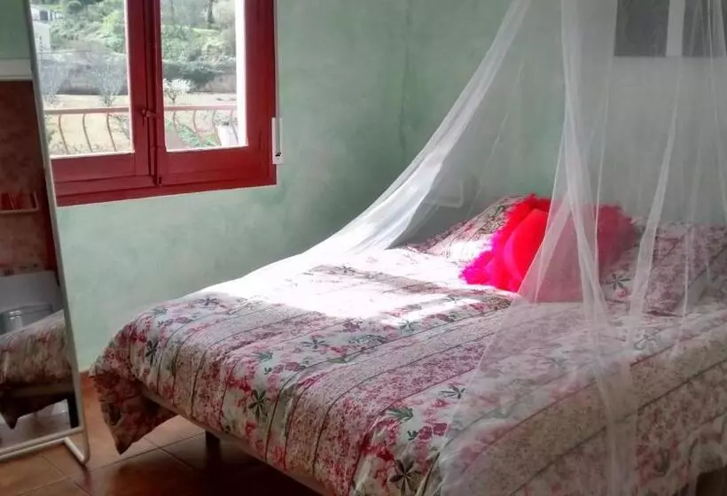هاستل Hostal A La Sombra Del Laurel