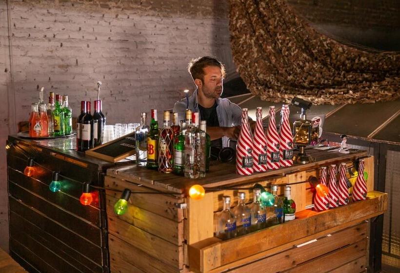 هاستل Onefam Catedral