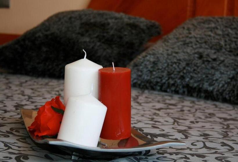 هتل El Pinche De Oro