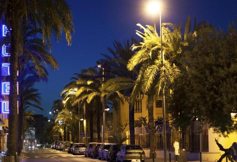 هتل El Pinche De Oro