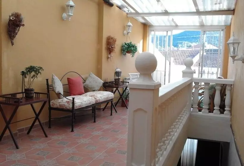 ホテル Hostal Rural Cumbres De Castilla