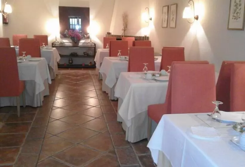 ホテル Hostal Rural Cumbres De Castilla