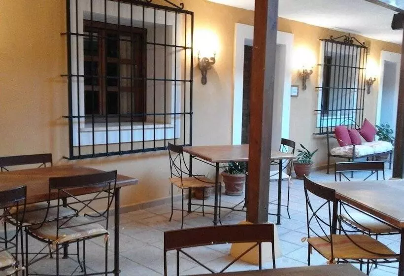 ホテル Hostal Rural Cumbres De Castilla