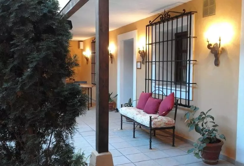 ホテル Hostal Rural Cumbres De Castilla