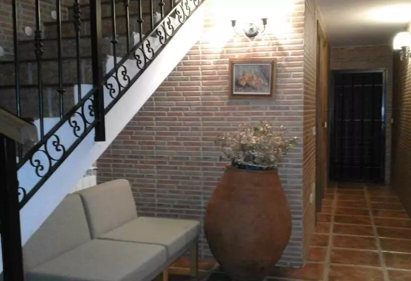 ホテル Hostal Rural Cumbres De Castilla