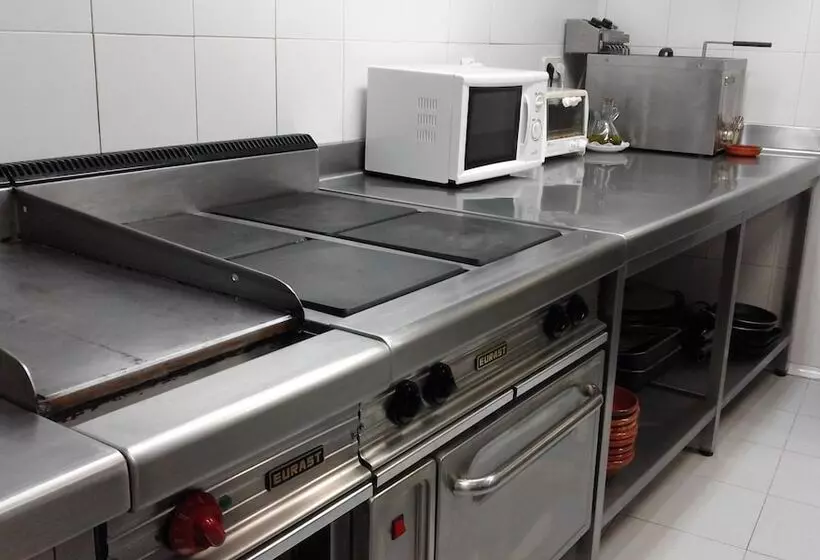 ホテル Hostal Rural Cumbres De Castilla