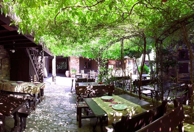 هتل La Moncloa De San Lazaro