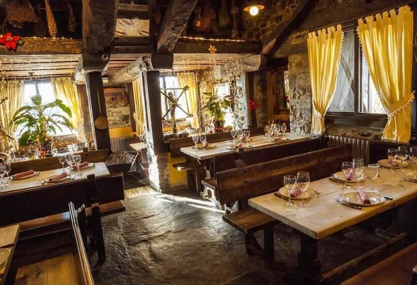 هتل La Moncloa De San Lazaro