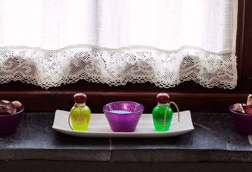 هتل La Moncloa De San Lazaro