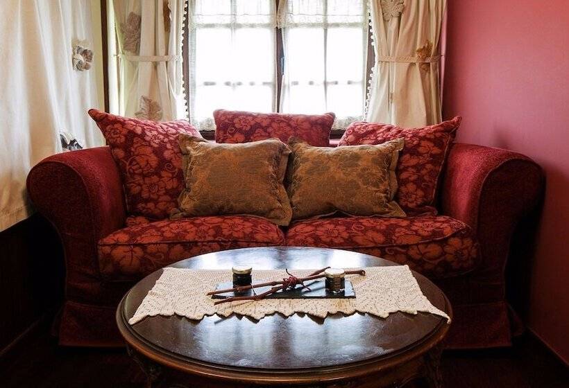 هتل La Moncloa De San Lazaro