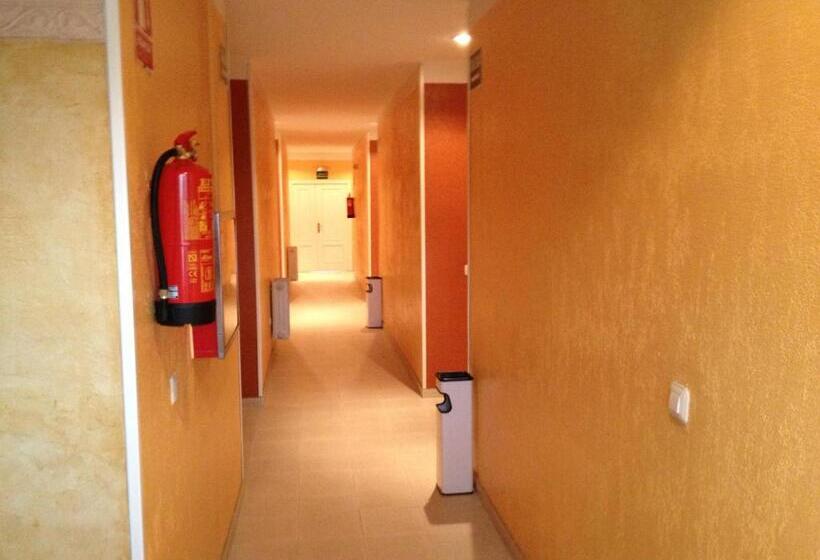 ホテル Restaurante Jarilla