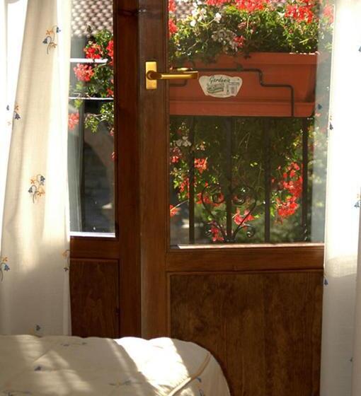 فندق Restaurante Santa Elena