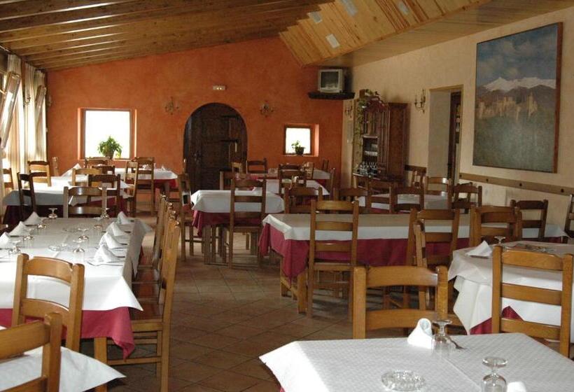 فندق Restaurante Santa Elena
