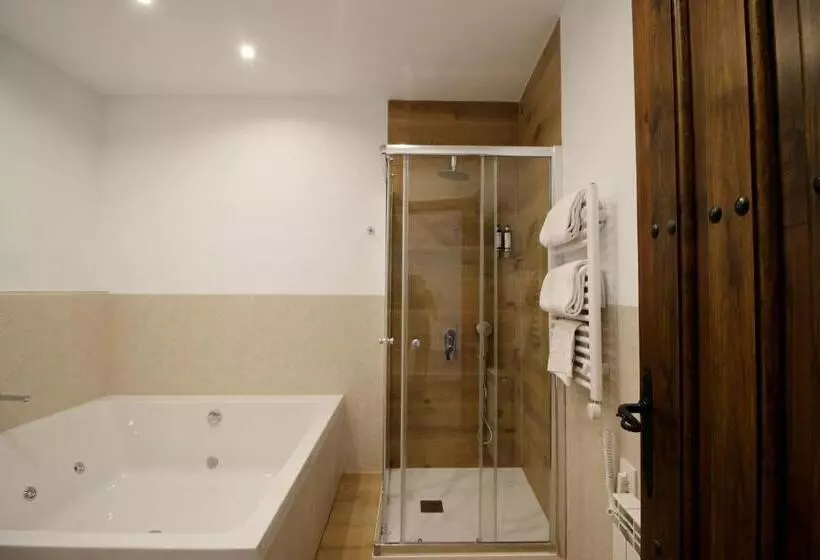 هتل Villa Xarahiz