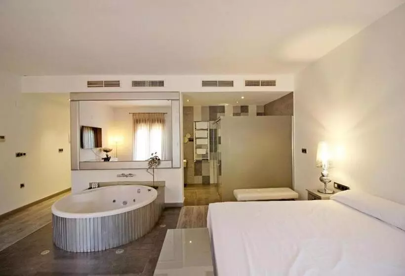 هتل Villa Xarahiz