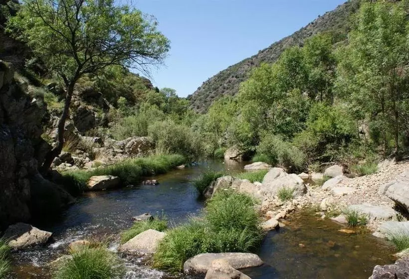 اقامتگاه Lincetur Cabañeros   Centro De Turismo Rural