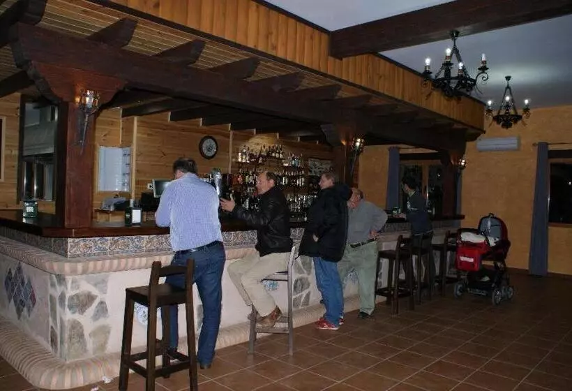 اقامتگاه Lincetur Cabañeros   Centro De Turismo Rural