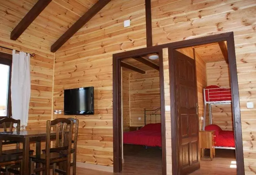 اقامتگاه Lincetur Cabañeros   Centro De Turismo Rural