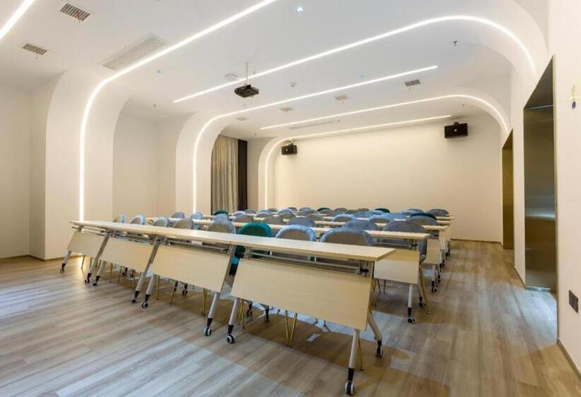 Starway Hotel Nanchang Honggutan Lvdi Twin Tower Wanda Plaza