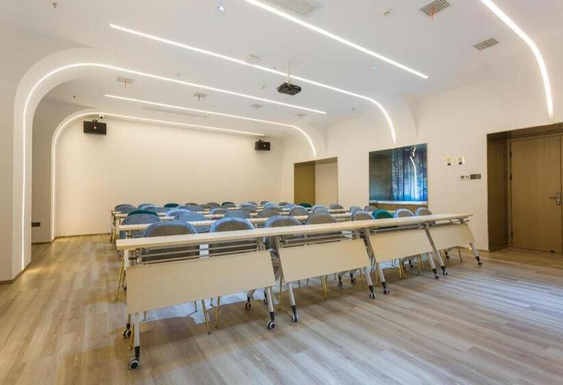 Starway Hotel Nanchang Honggutan Lvdi Twin Tower Wanda Plaza