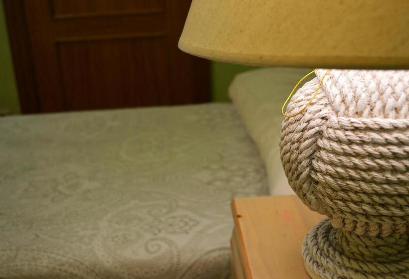 فندق صغير Residencia Universitaria Europa