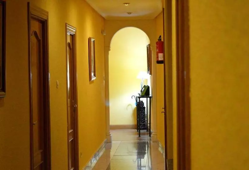 هاستل Residencia Universitaria Europa