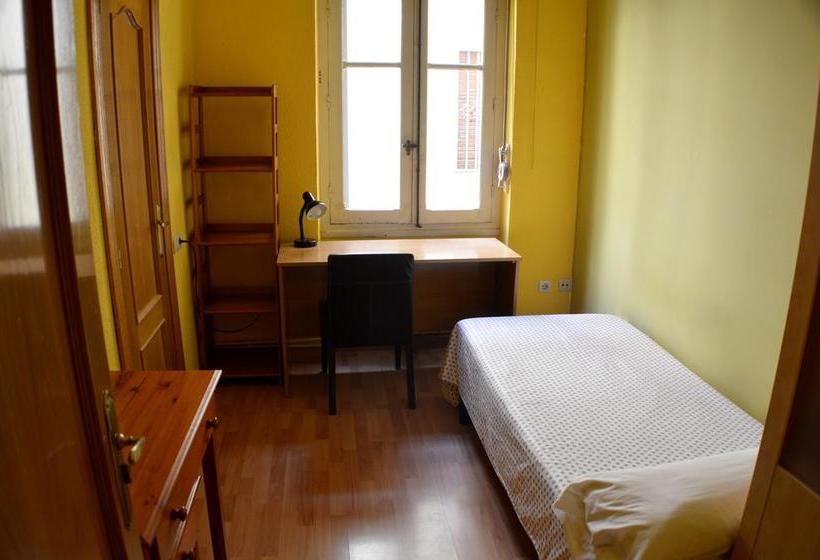 فندق صغير Residencia Universitaria Europa