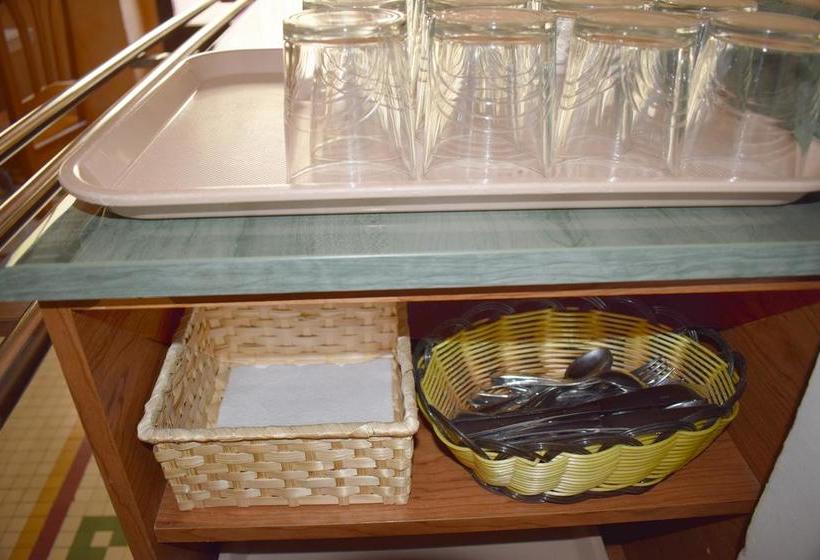 فندق صغير Residencia Universitaria Europa