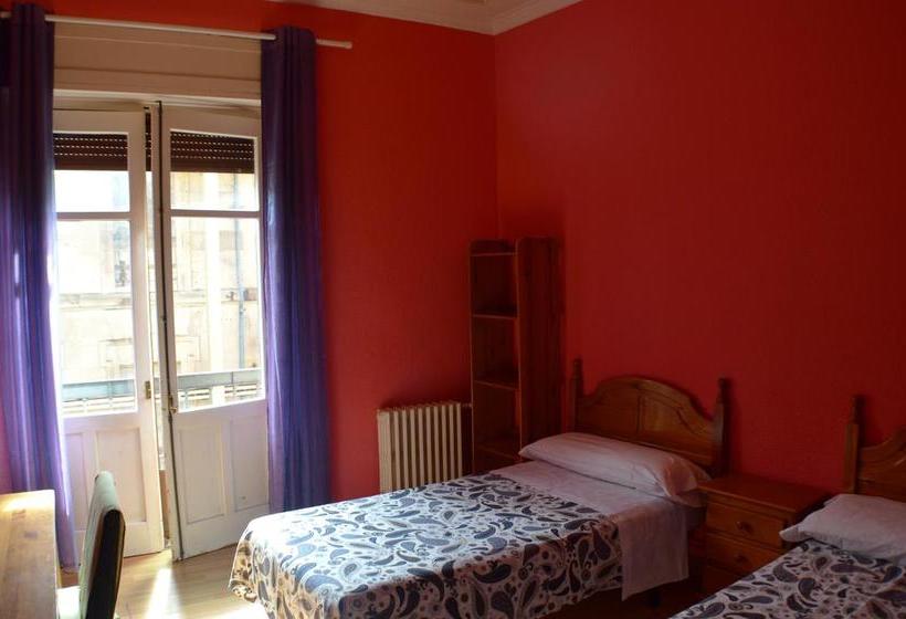 فندق صغير Residencia Universitaria Europa